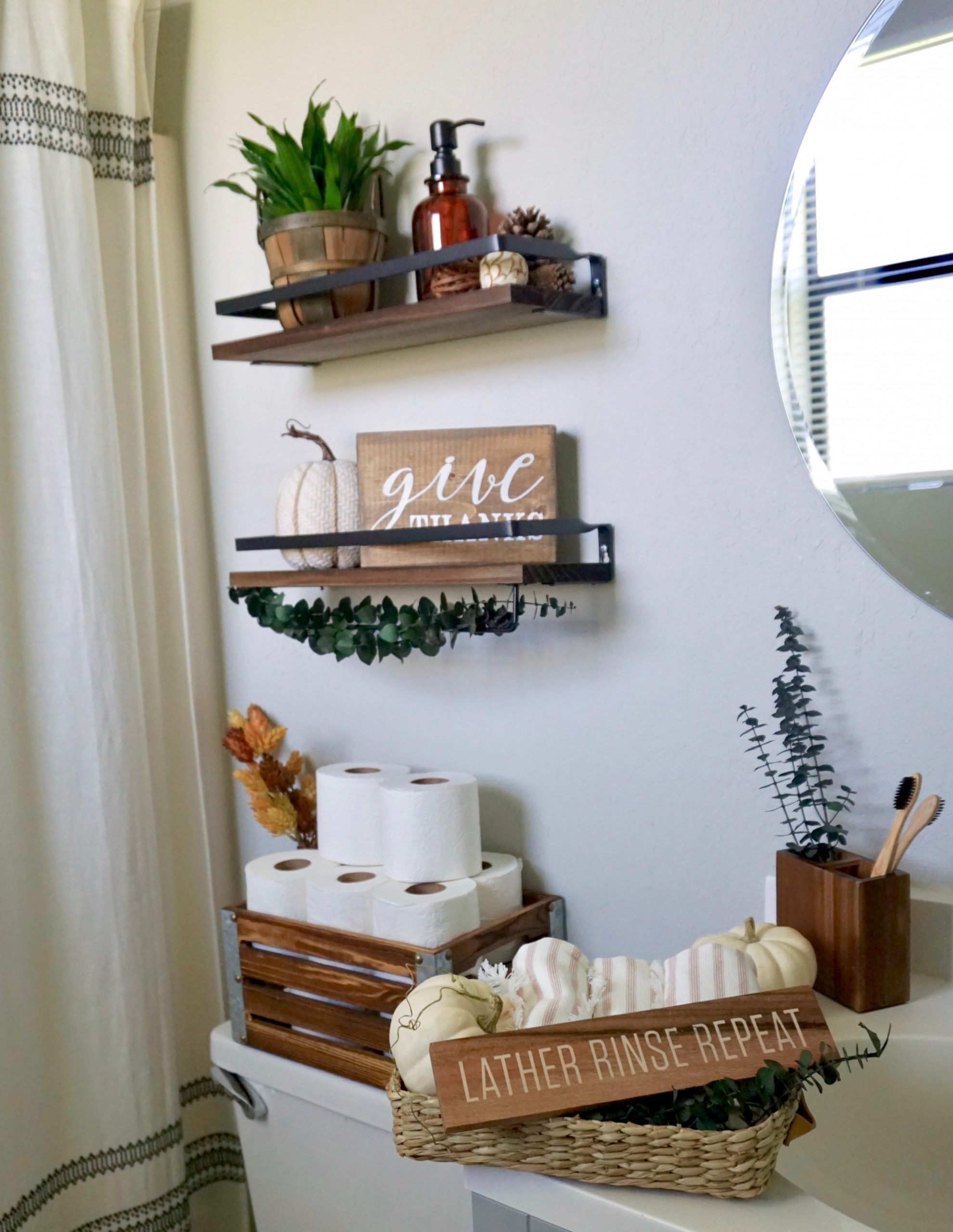 Fall decor ideas for small bathrooms