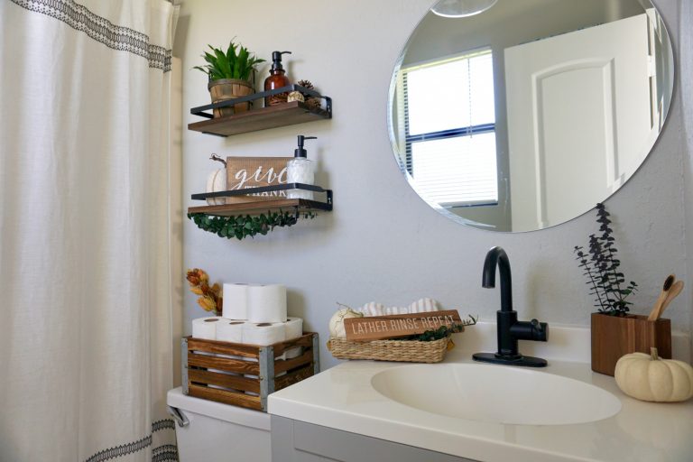 Fall Bathroom Decor and Organization Tips for Small Bathrooms