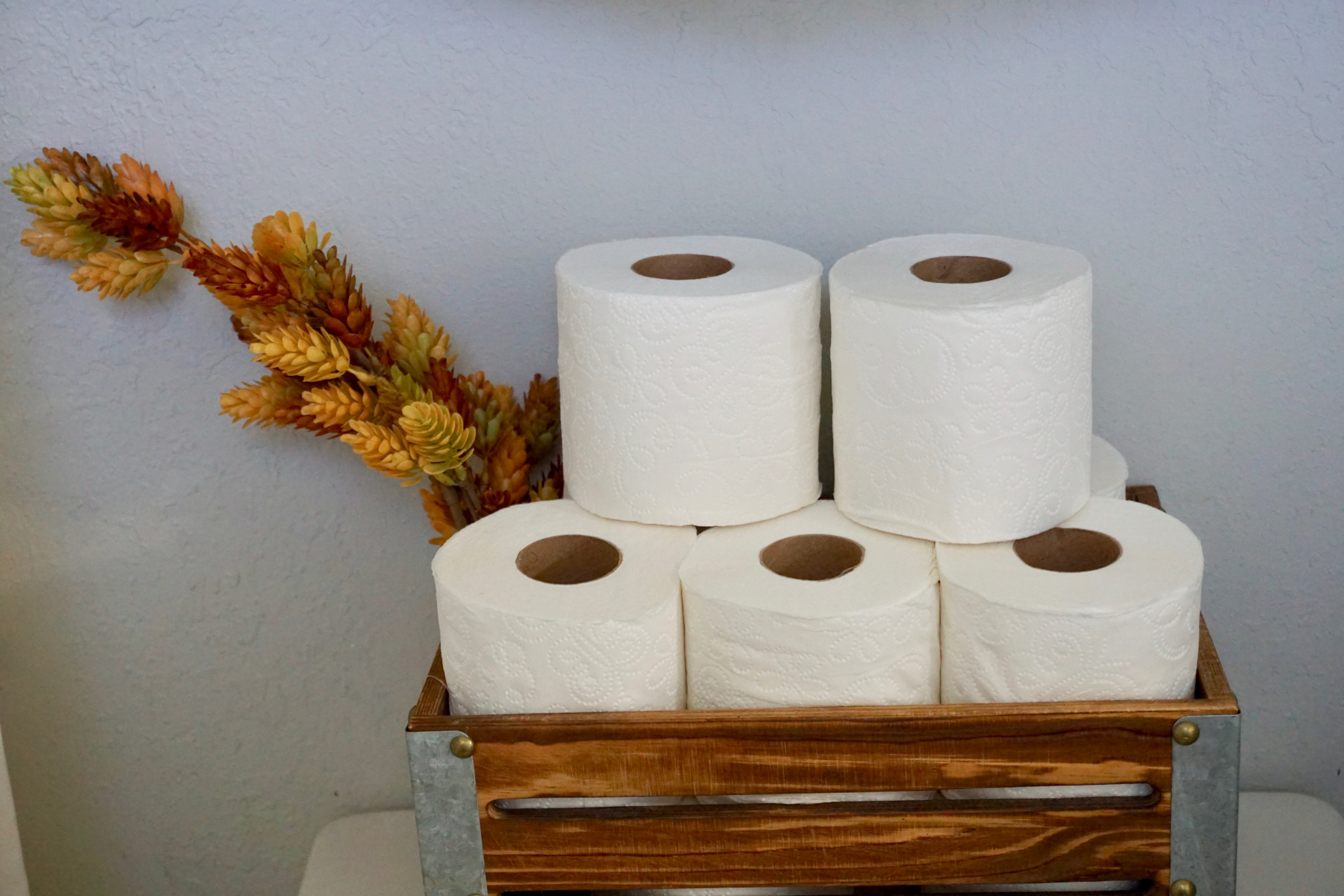 fall bathroom decor and organization ideas