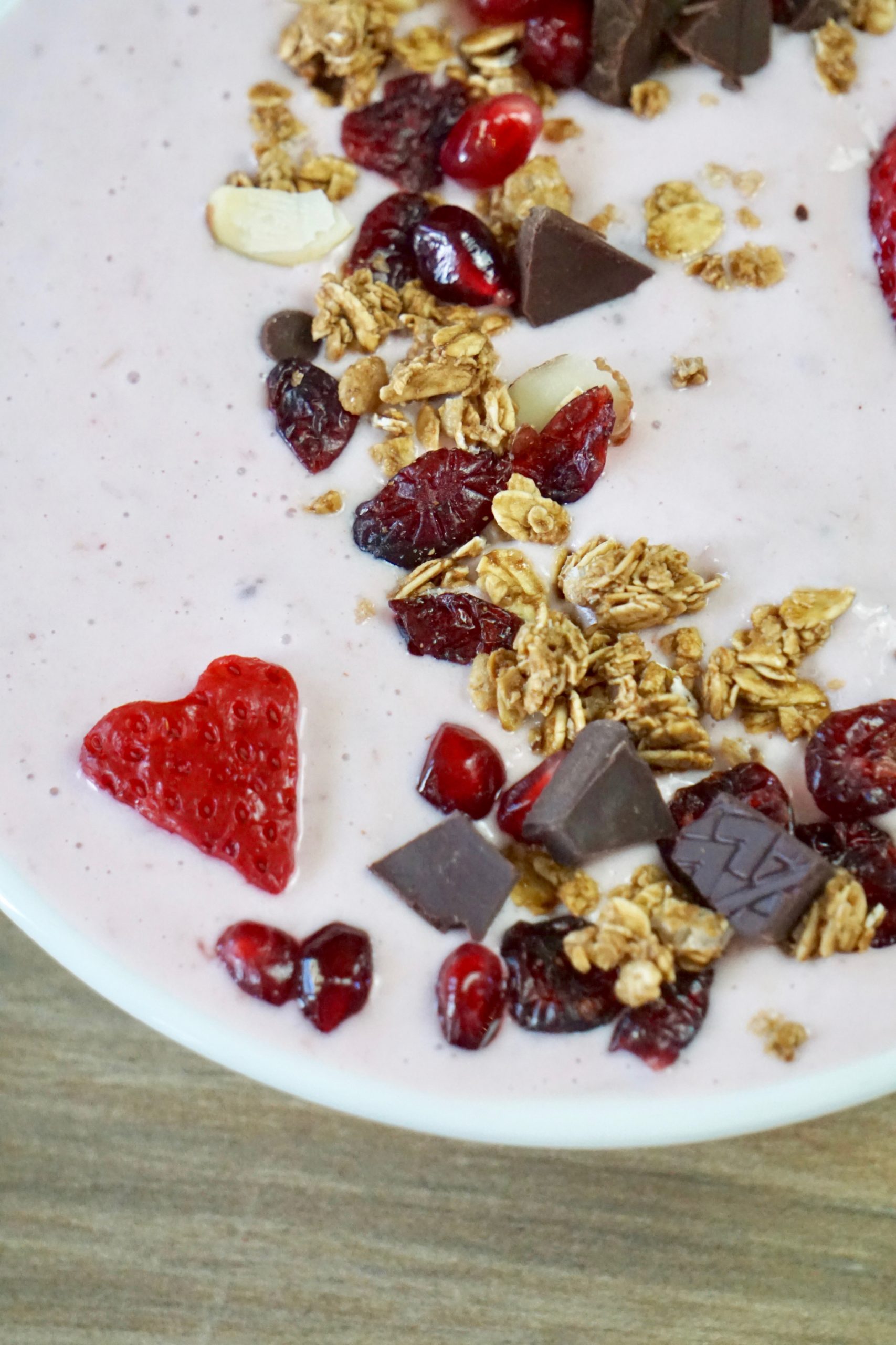 Best toppings for smoothie bowls