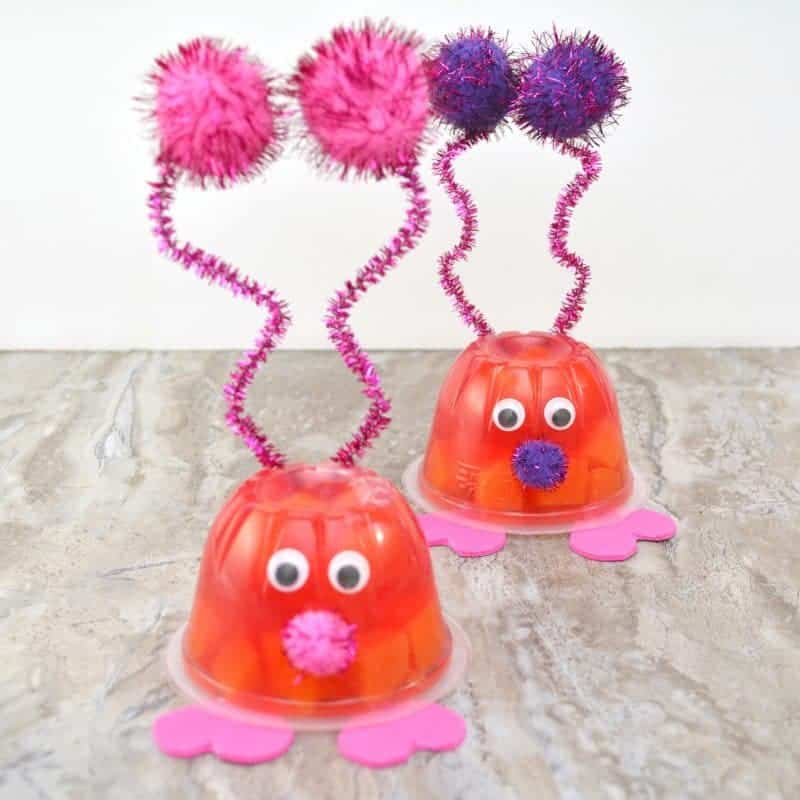 Love Bug Valentine Fruit Cups, adorable Valentine's Day craft ideas