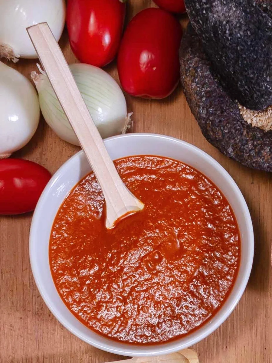 Recado rojo para pepián licuado de tomate y chiles tostados