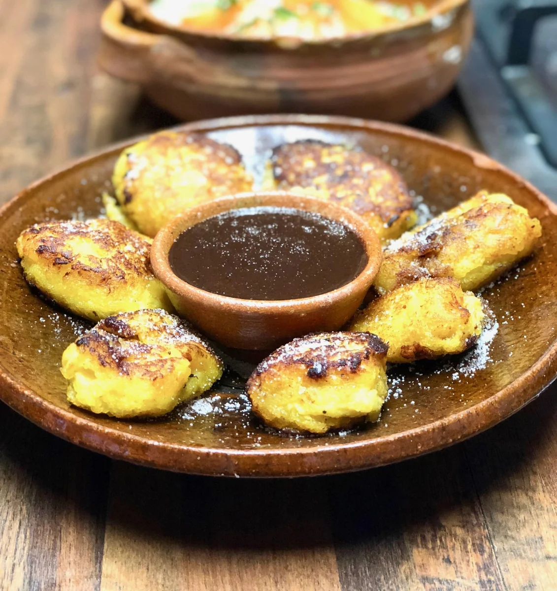 Rellenitos de plátano guatemaltecos rellenos de frijol dulce