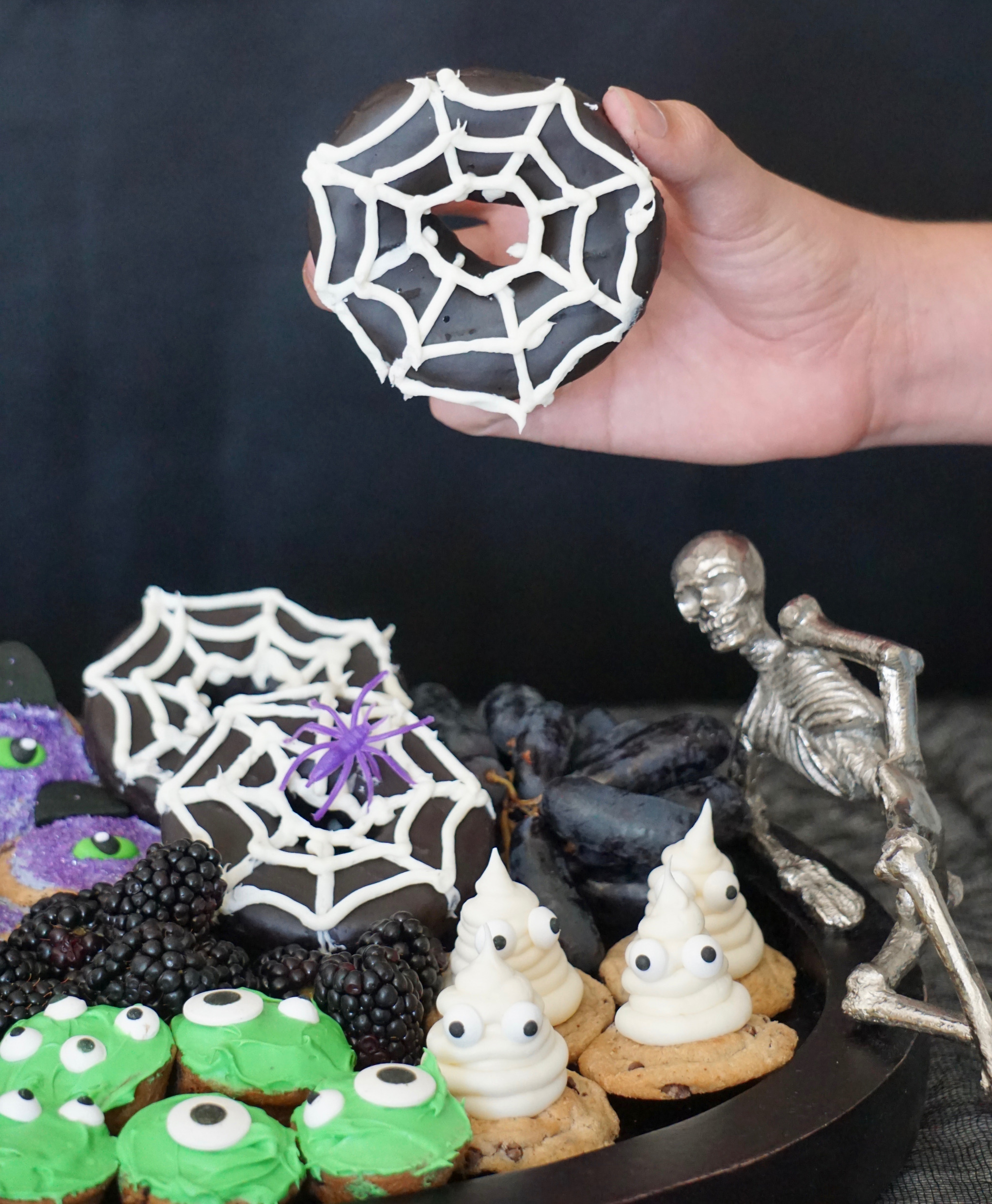Easy Halloween treats spider web donuts