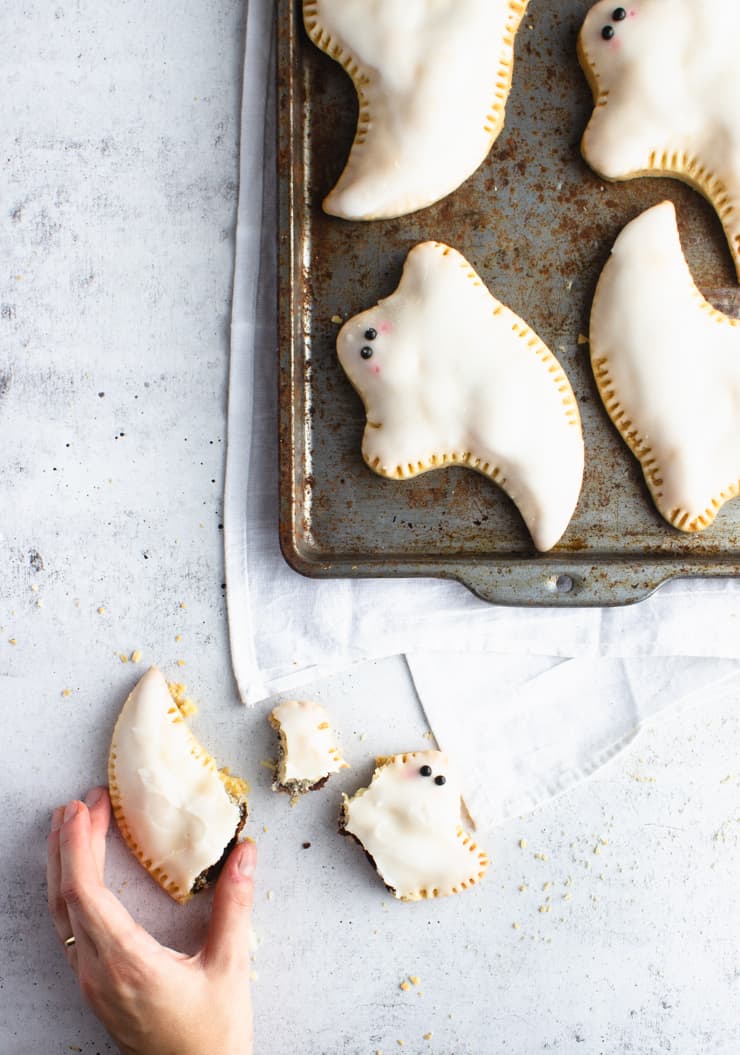 easy Halloween breakfast ghost pop tarts