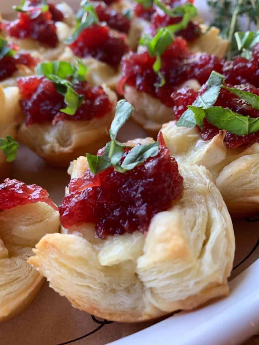 cranberry sauce and brie bites appetizer