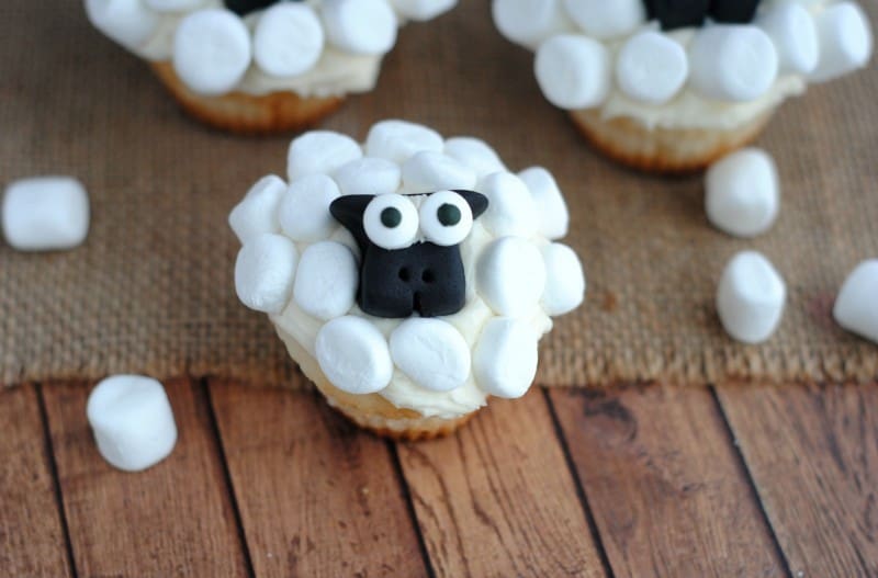 Easy sheep cupcakes for Easter