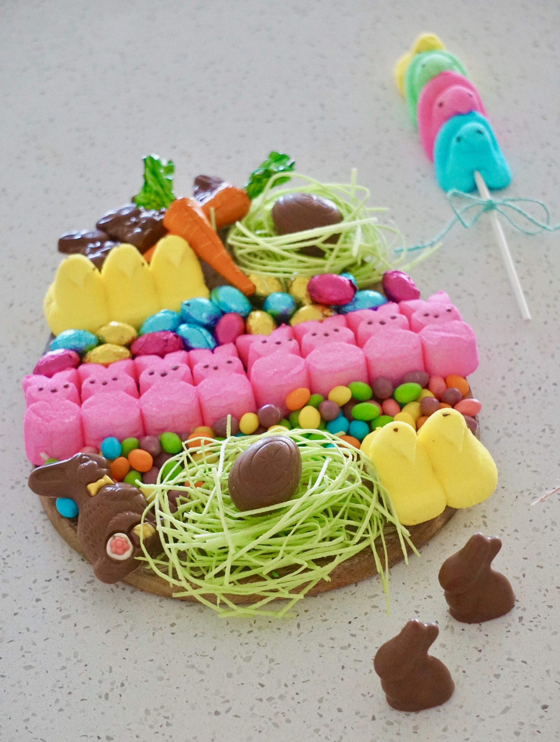 Easy Easter candy tray