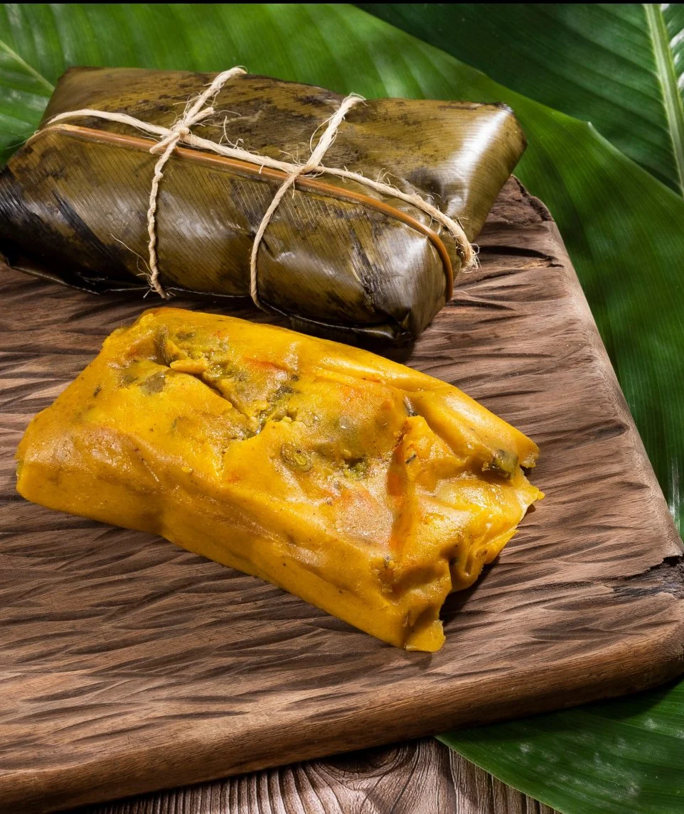 Paches, tamales de masa de papa en hoja de plátano