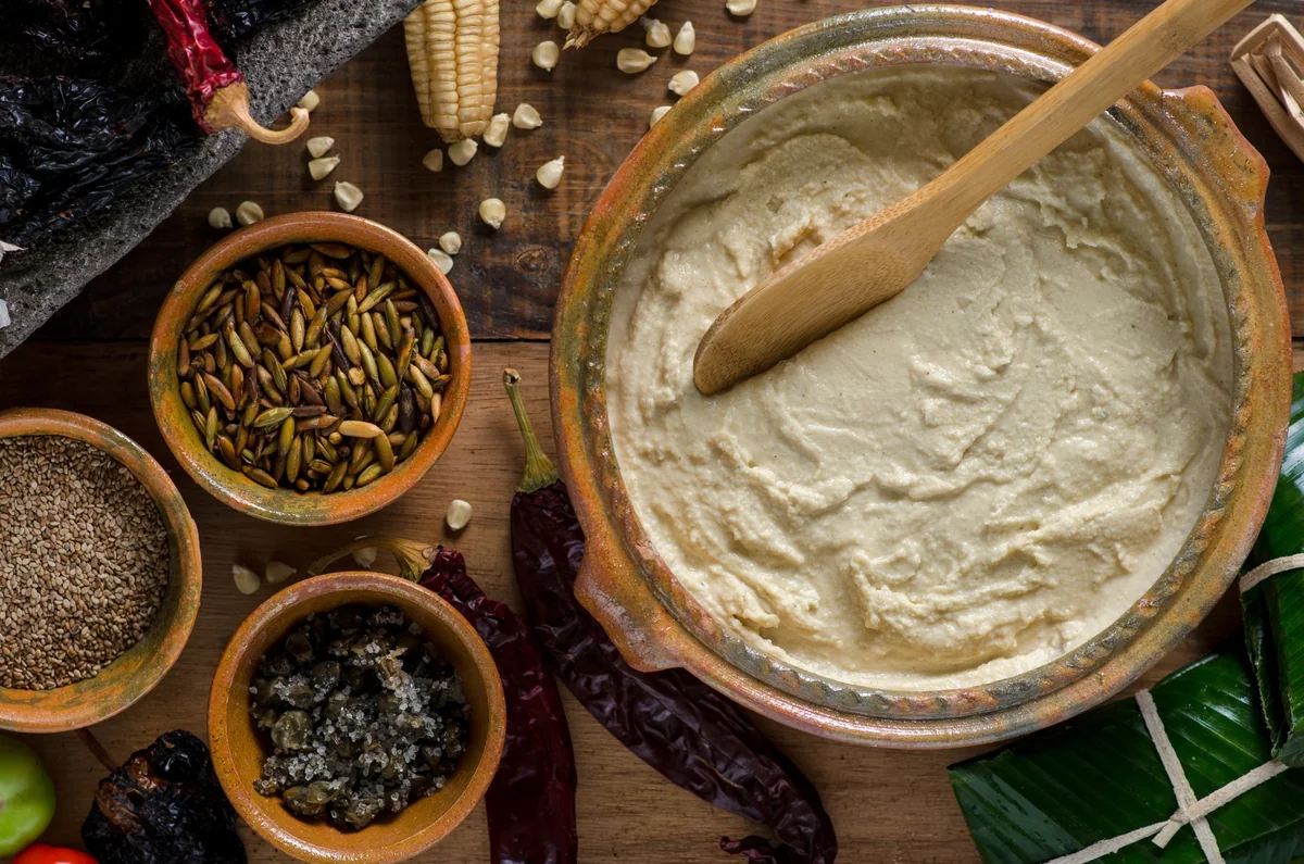 Pepitoria, ajonjolí y chiles secos tostados para recetas guatemaltecas