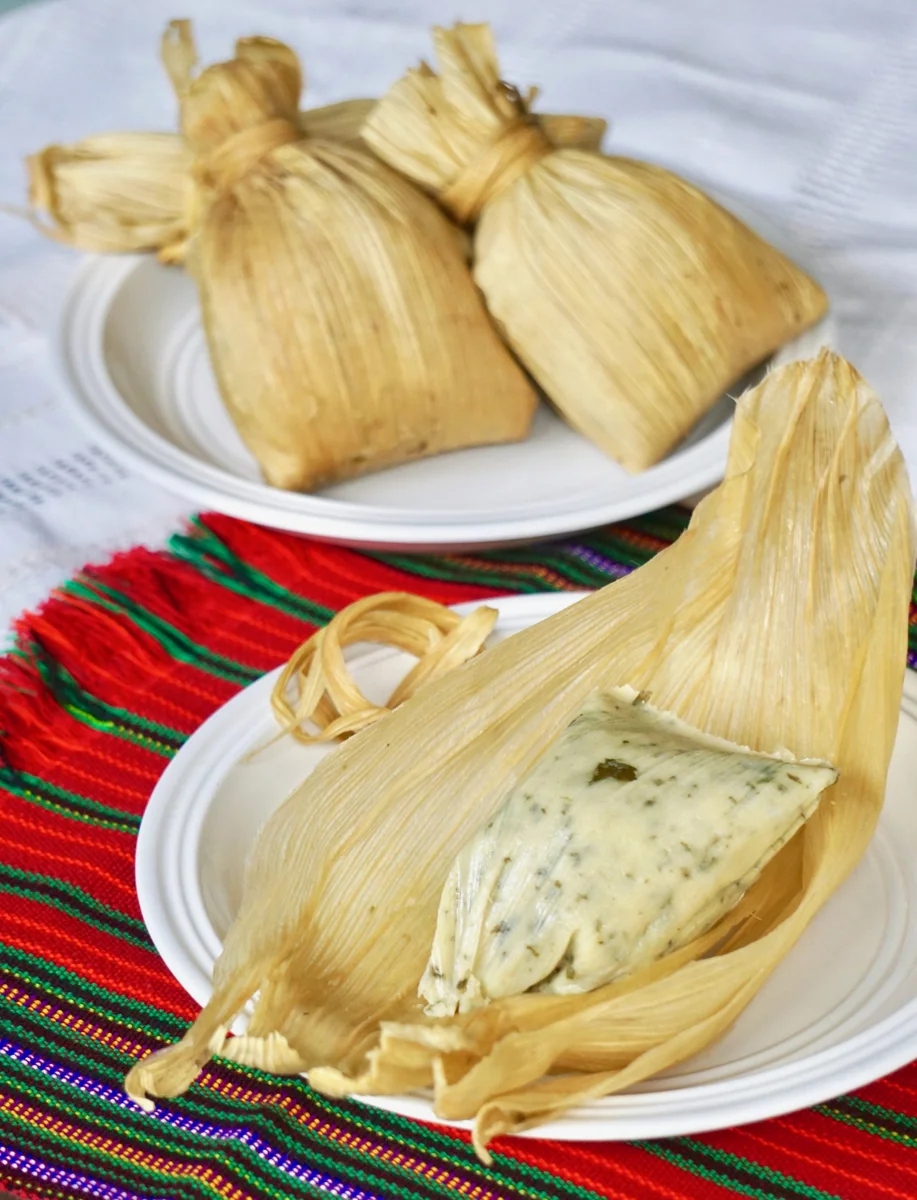 Tamalitos de chipilín, tamalitos de masa con hoja de chipilín