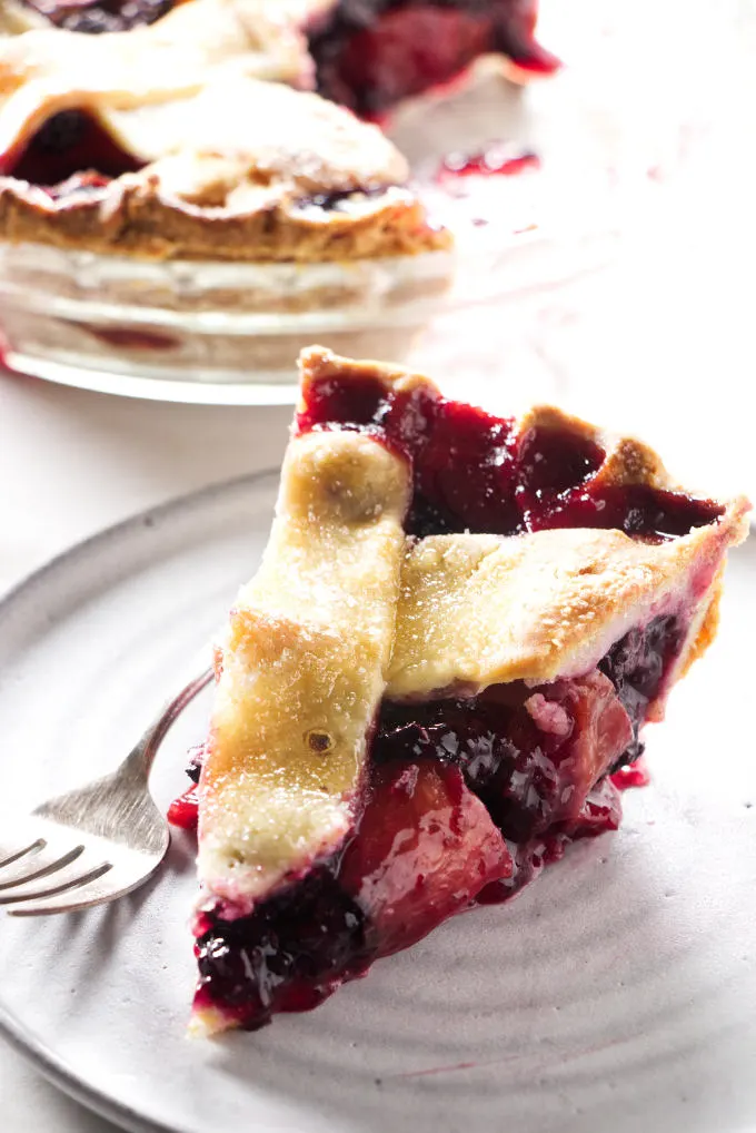 blackberry peach pie