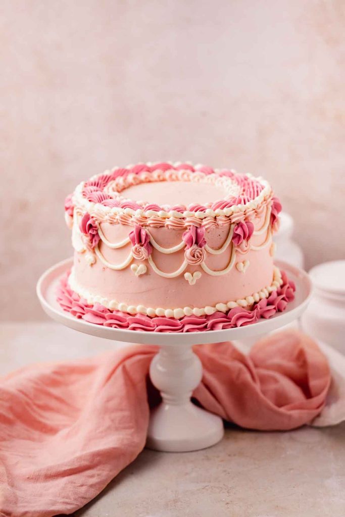 Pink velvet caked and the best pink cakes for your Barbie party