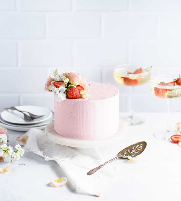 Strawberry champagne cake and other Barbie party food ideas