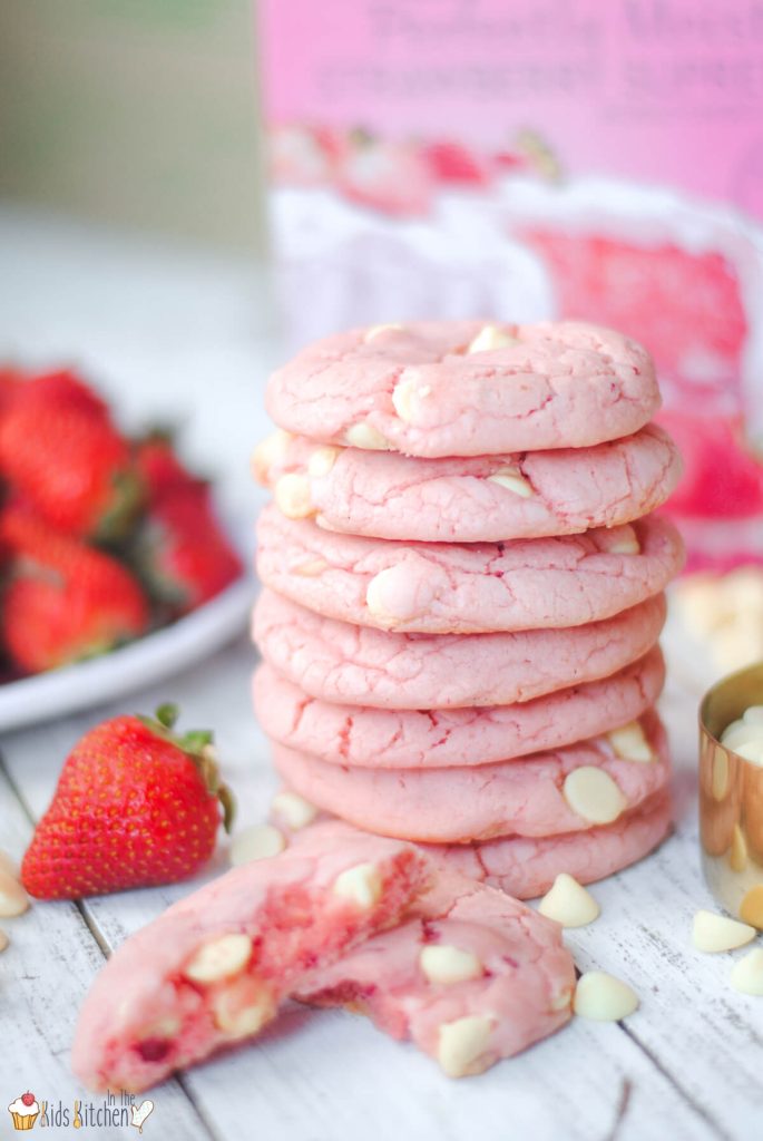 Best pink cookies for your pink dessert table