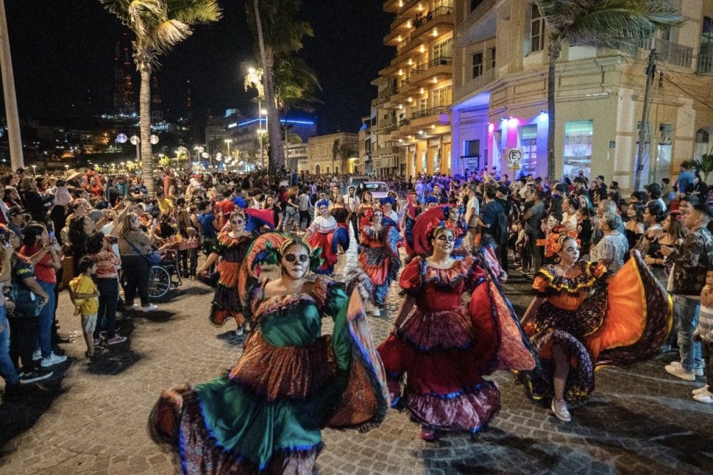 La Callejonada Day of the Dead parade in Mazatlán