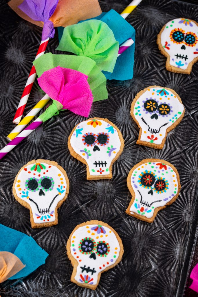 How to make sugar skull Catrina cookies for Dia de los Muertos