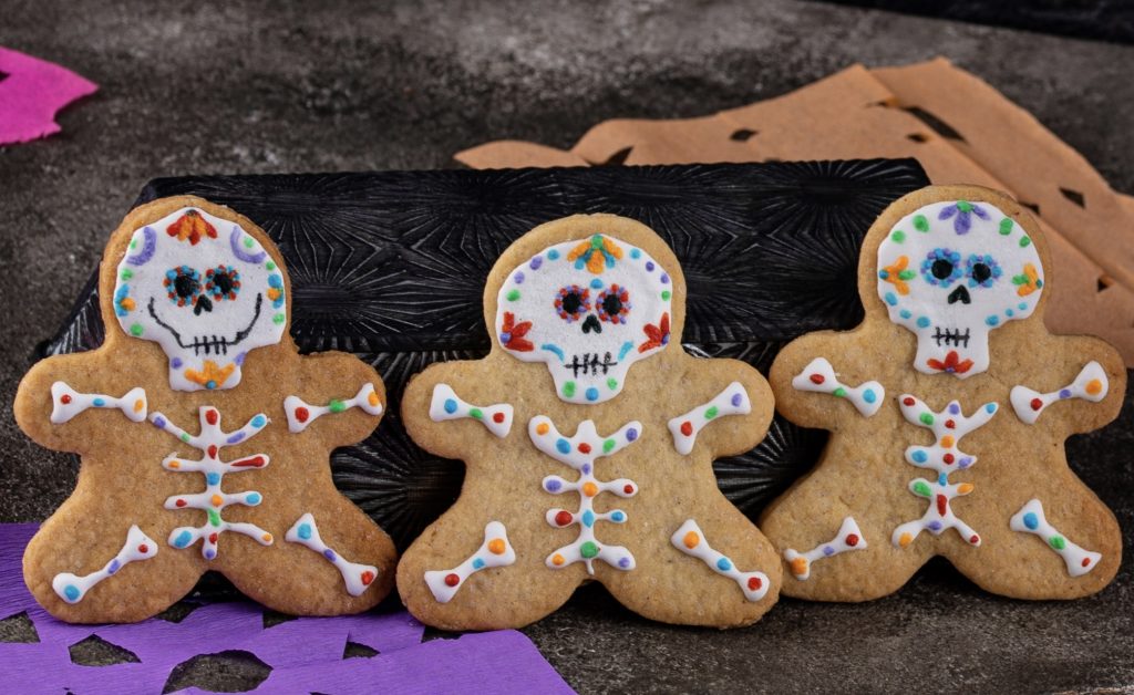 How to make Skeleton Cookies for Day of the Dead or Halloween