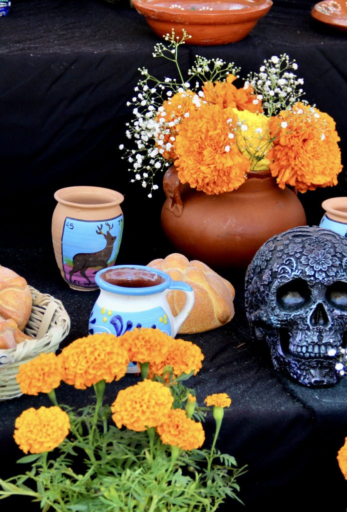 Baby's Breath flowers symbolism for Day of the Dead or Dia de los Muertos