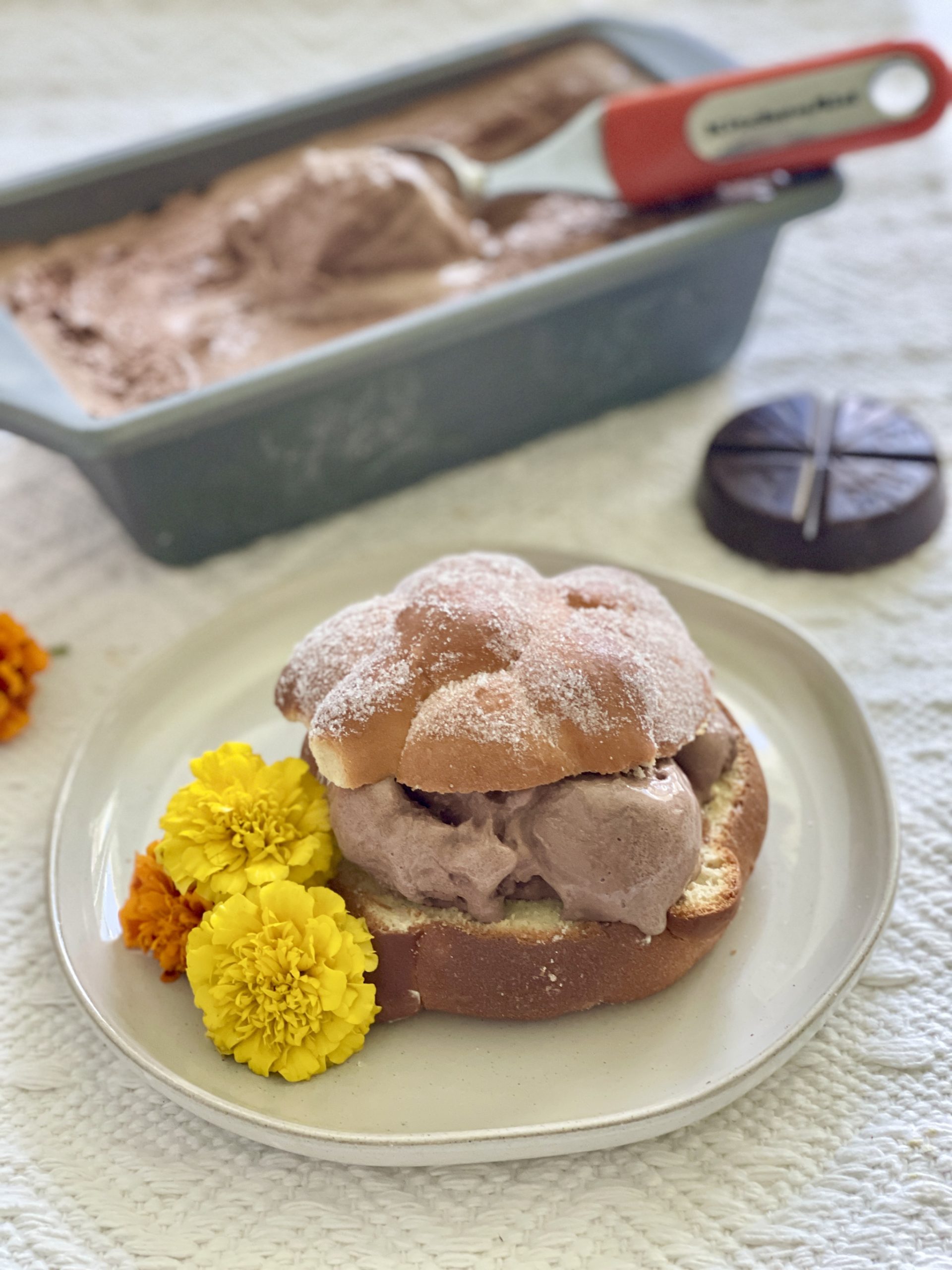 Mexican hot chocolate ice cream recipe to fill your pan de muerto for the Day of the Dead