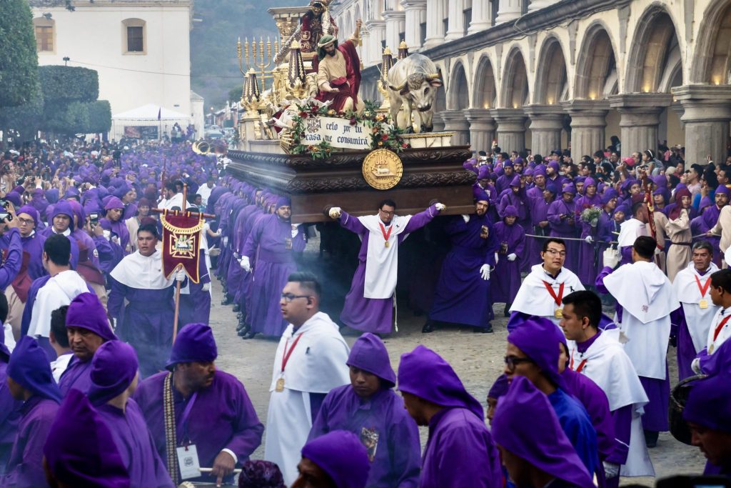 Jesús Nazareno de la Caída Carried Through Antigua's Central Park, Fifth Sunday of Lent, Antigua Guatemala