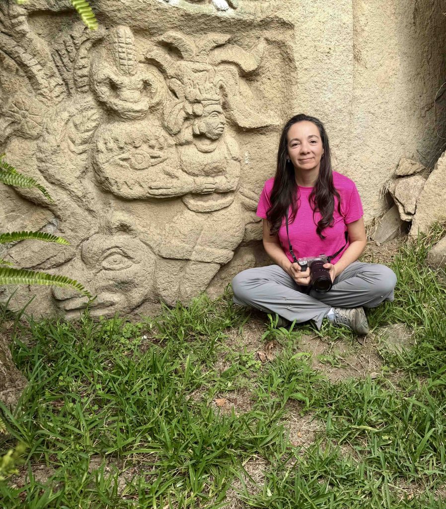 Chuitinamit Guatemala travel guide to visiting the Tz'utujil Maya archaeological site, carved stones, hike and Mirador Chuitinamit